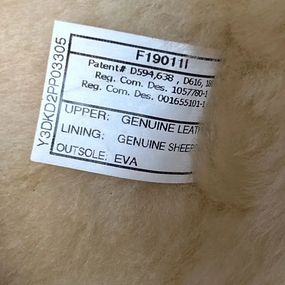 UGG AUSTRALIA Premium 3-Button Boot in Chestnut Size 9 - Picture 12 of 16